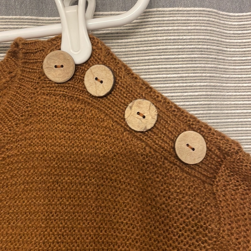 Francesca’s sweater small - Picture 3 of 4